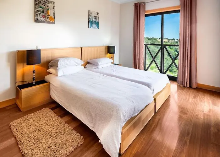 Lidia Oura With Private Swimmingpool Albufeira