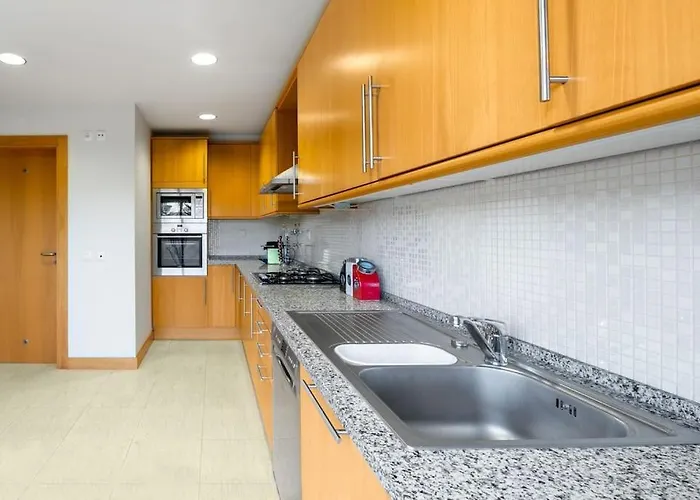 Lidia Oura With Private Swimmingpool Villa *